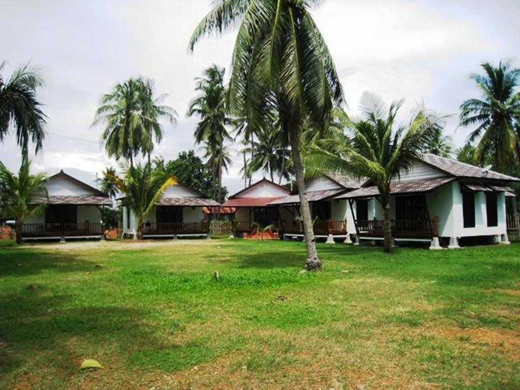 Bohok Guesthouse Pantai Cenang (Langkawi) Bagian luar foto