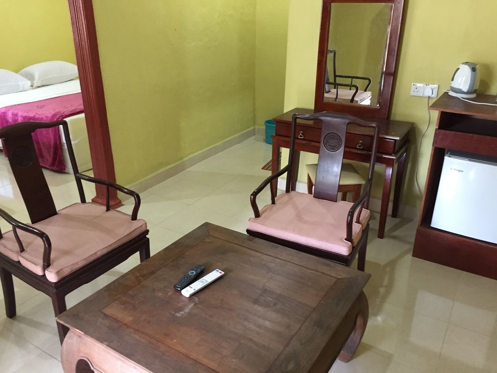 Bohok Guesthouse Pantai Cenang (Langkawi) Bagian luar foto